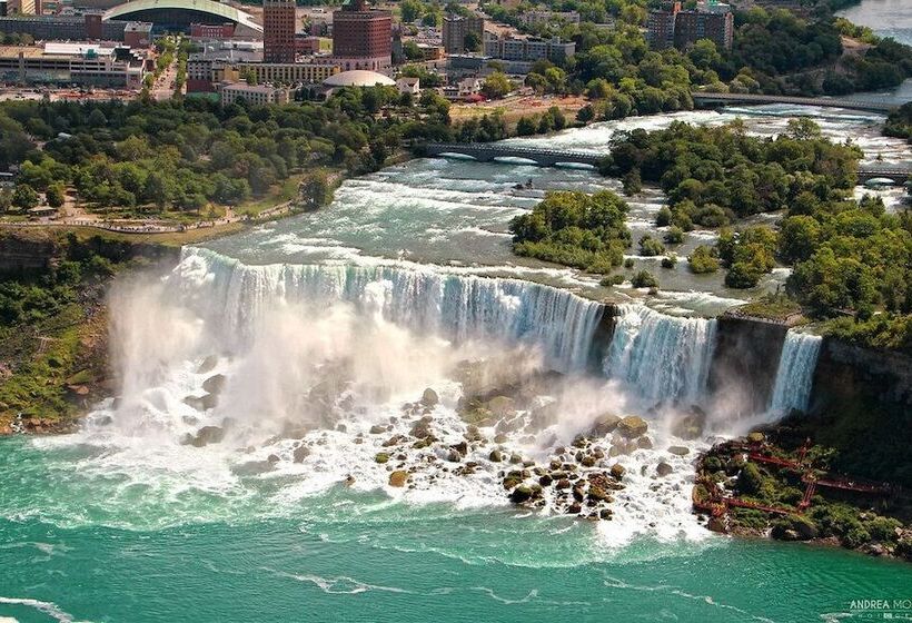 هتل Comfort Inn Fallsview