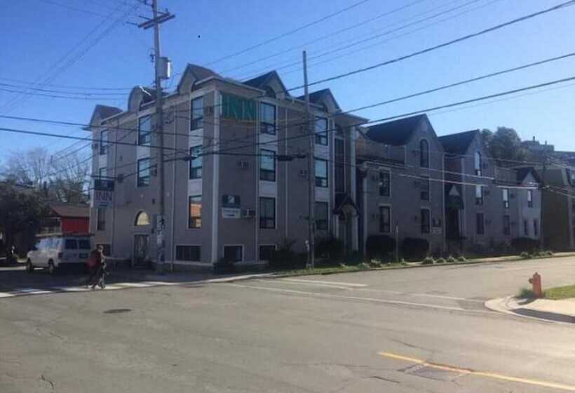 هتل Commons Inn