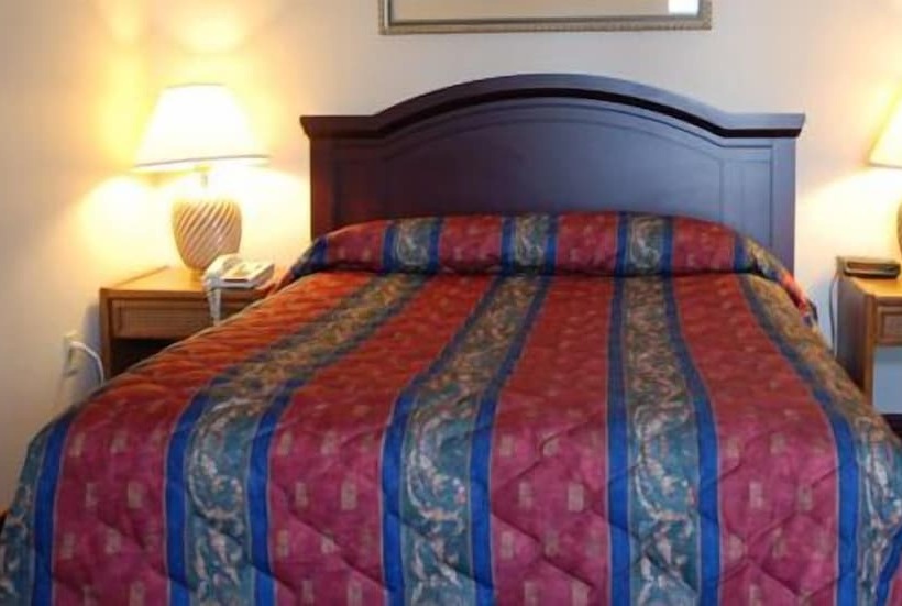 هتل Commons Inn