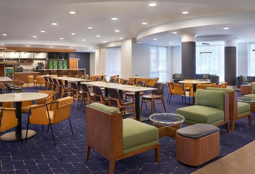 هتل Courtyard By Marriott Toronto Markham