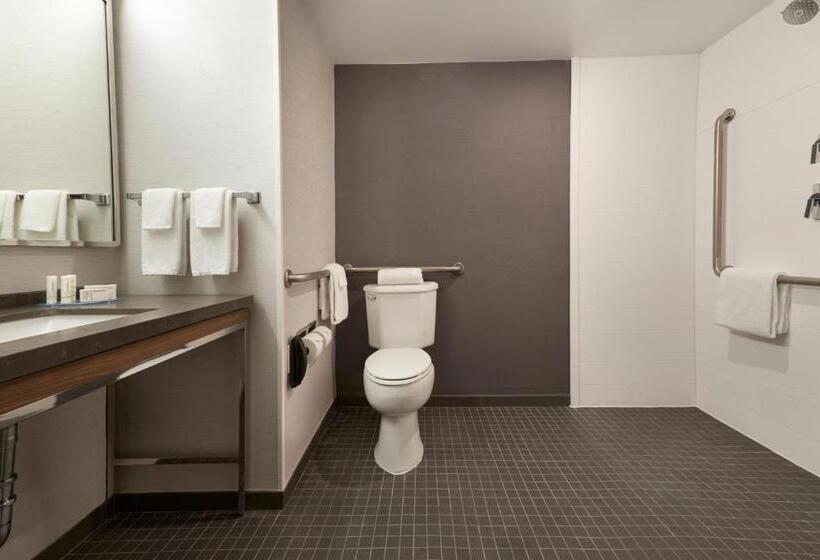 هتل Courtyard By Marriott Toronto Markham