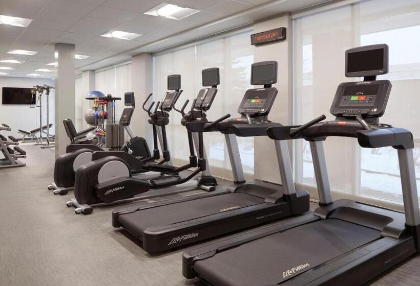 هتل Courtyard By Marriott Toronto Markham