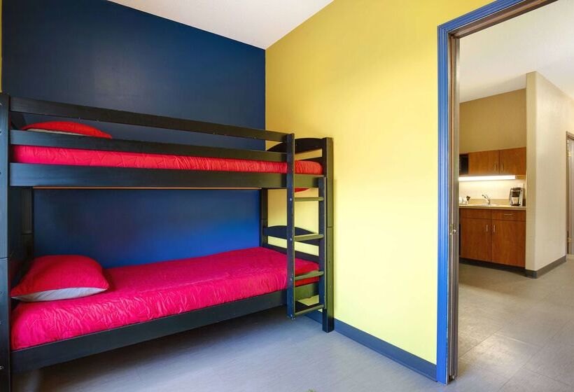 هتل Days Inn By Wyndham Medicine Hat