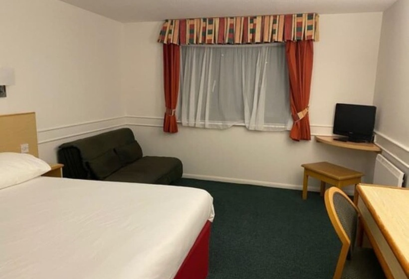 호텔 Days Inn Michaelwood M5