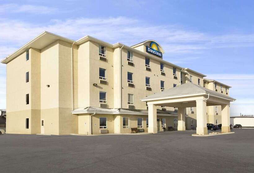هتل Days Inn By Wyndham Moose Jaw