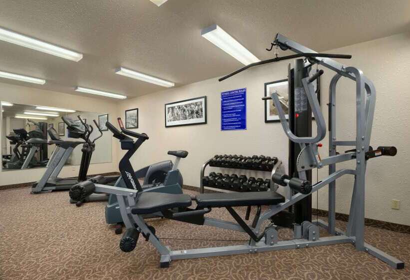 בית מלון כפרי Days Inn By Wyndham Red Deer