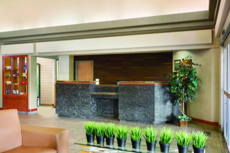 בית מלון כפרי Days Inn By Wyndham Red Deer