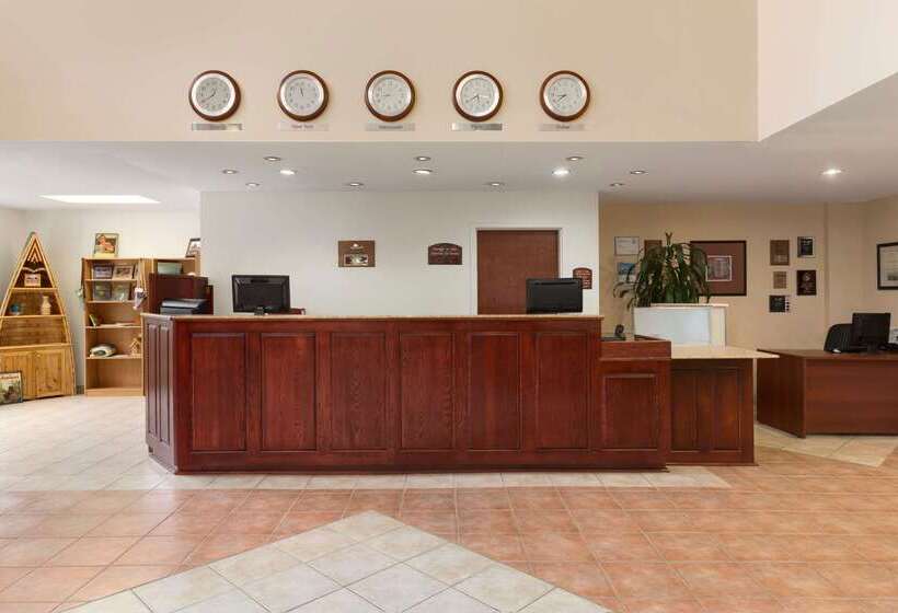 هتل Days Inn By Wyndham Oromocto Conference Centre