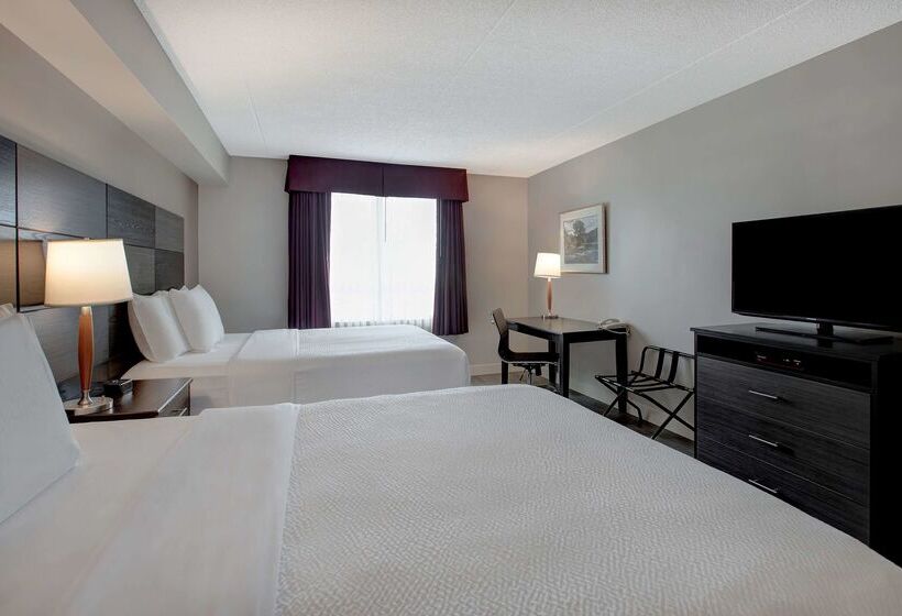 בית מלון כפרי Days Inn & Suites By Wyndham Collingwood