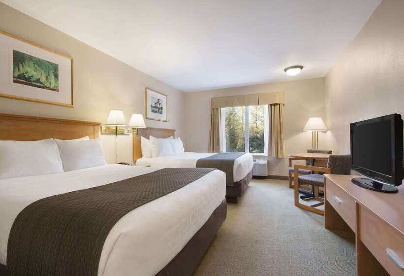 هتل Days Inn & Suites By Wyndham Thunder Bay