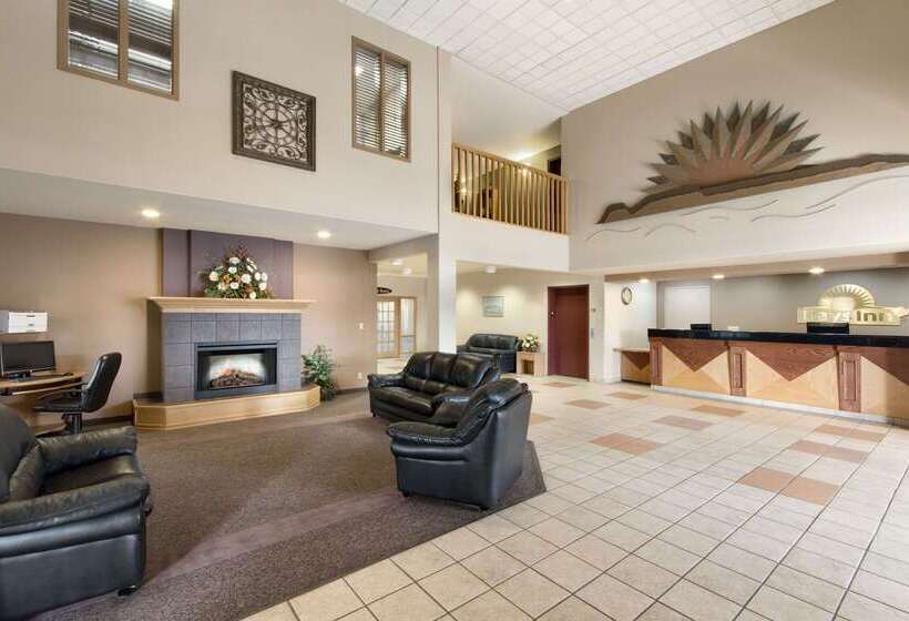 هتل Days Inn & Suites By Wyndham Thunder Bay