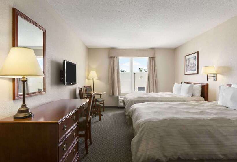 فندق Days Inn & Suites By Wyndham Winkler