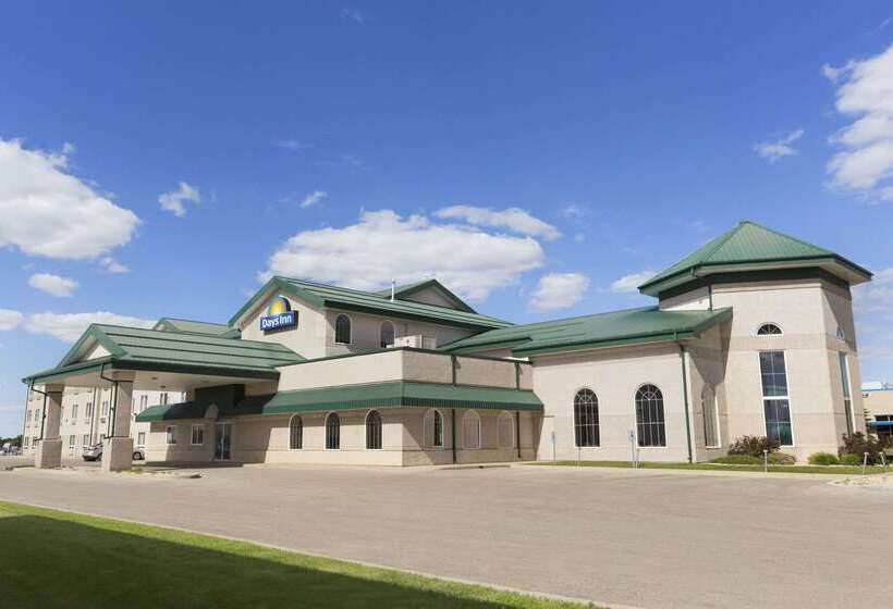 فندق Days Inn & Suites By Wyndham Winkler
