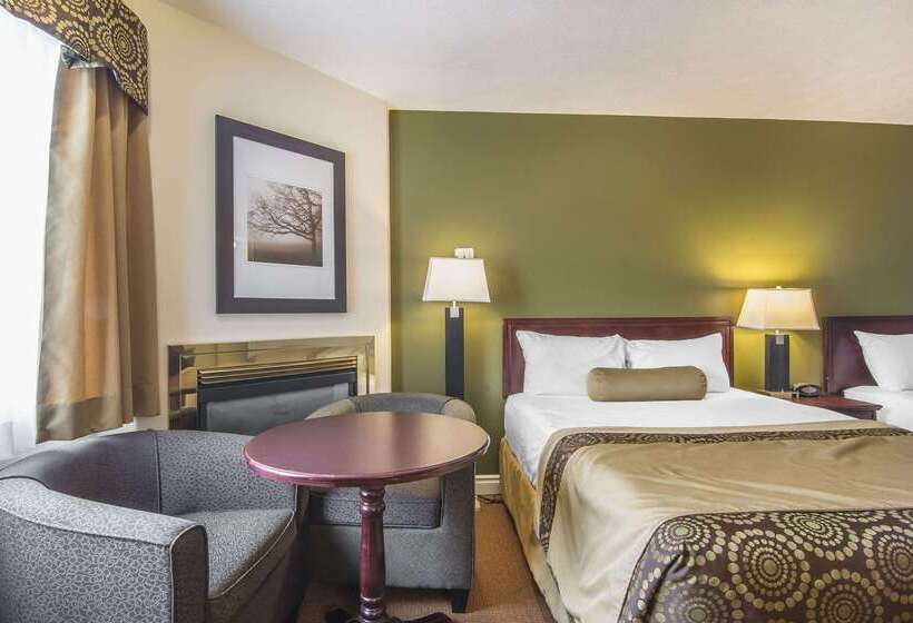 Отель Econo Lodge Inn & Suites High Level