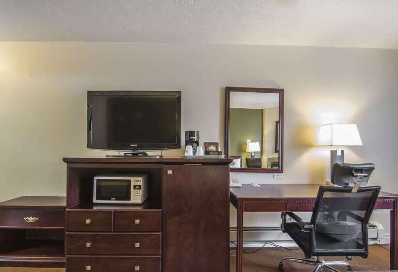 בית מלון כפרי Econo Lodge Inn & Suites High Level