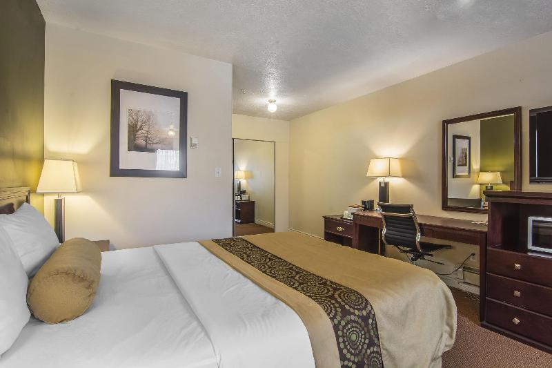 בית מלון כפרי Econo Lodge Inn & Suites High Level