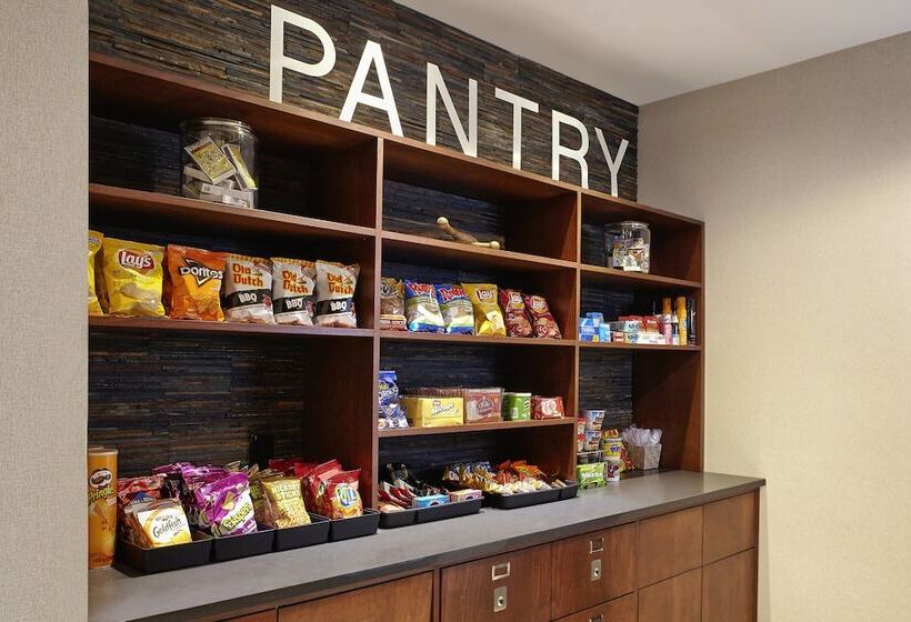 هتل Four Points By Sheraton Moncton