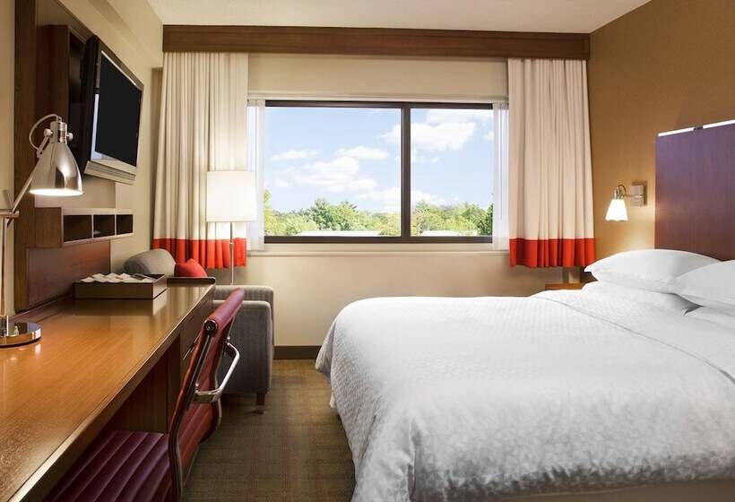 هتل Four Points By Sheraton Moncton