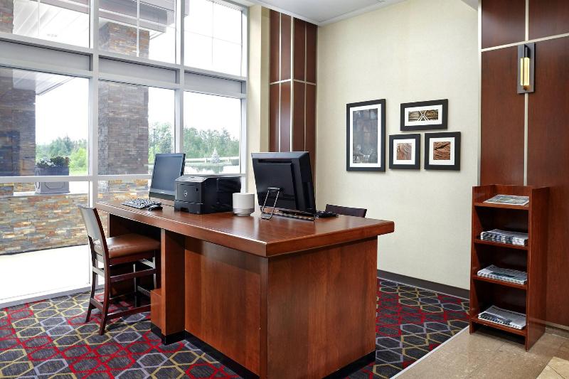 هتل Four Points By Sheraton Moncton