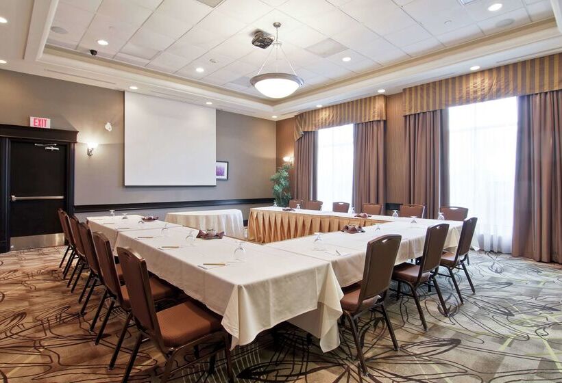 هتل Hilton Garden Inn Toronto/ajax