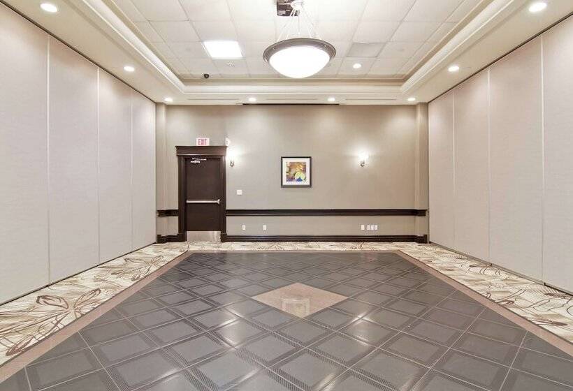 فندق Hilton Garden Inn Toronto/ajax