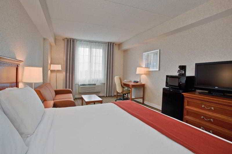 هتل Holiday Inn Express Whitby Oshawa, An Ihg