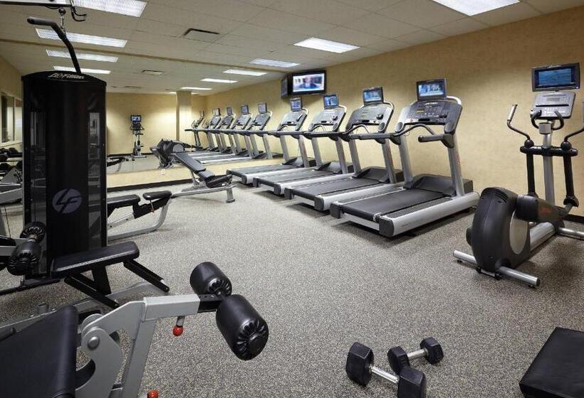 هتل Residence Inn By Marriott Montreal Airport
