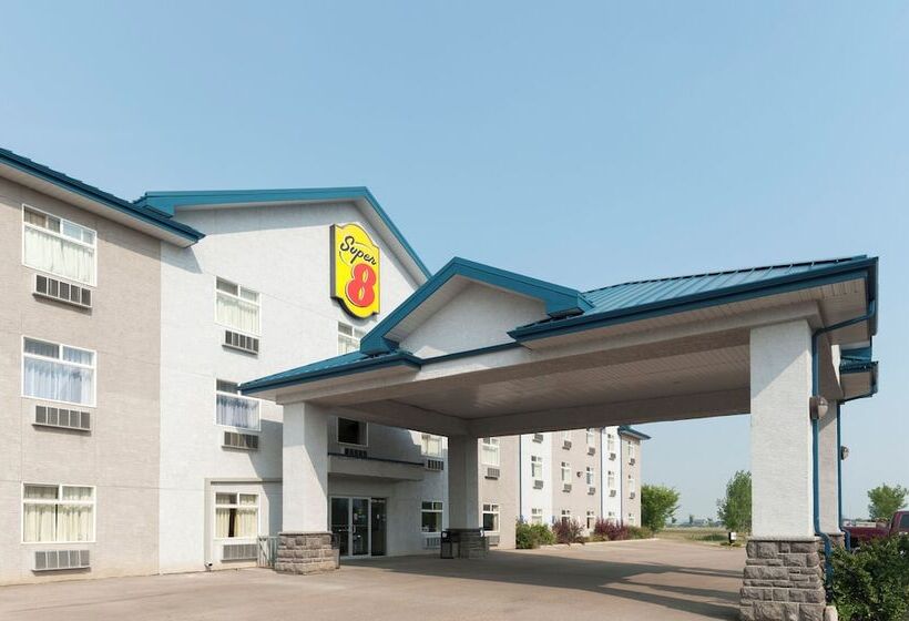فندق Super 8 By Wyndham Fort Saskatchewan