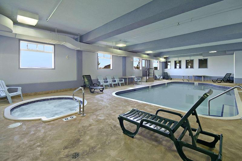 فندق Super 8 By Wyndham Fort Saskatchewan