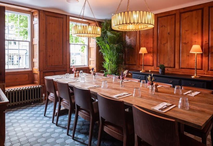 فندق The Georgian, Haslemere, Surrey