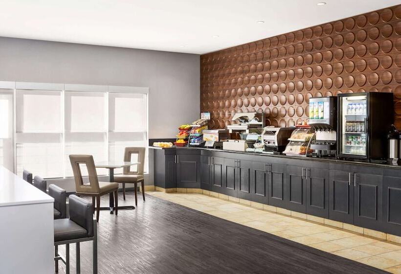 فندق Wingate By Wyndham Lethbridge