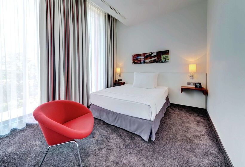 هتل Hilton Garden Inn Stuttgart Neckarpark