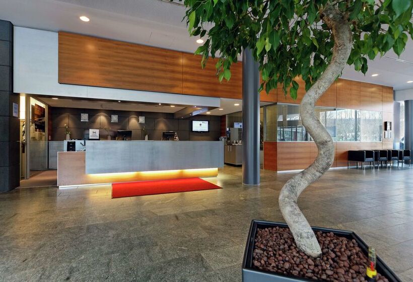 هتل Hilton Garden Inn Stuttgart Neckarpark
