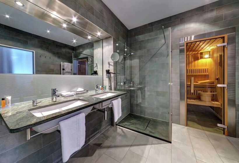 هتل Hilton Garden Inn Stuttgart Neckarpark
