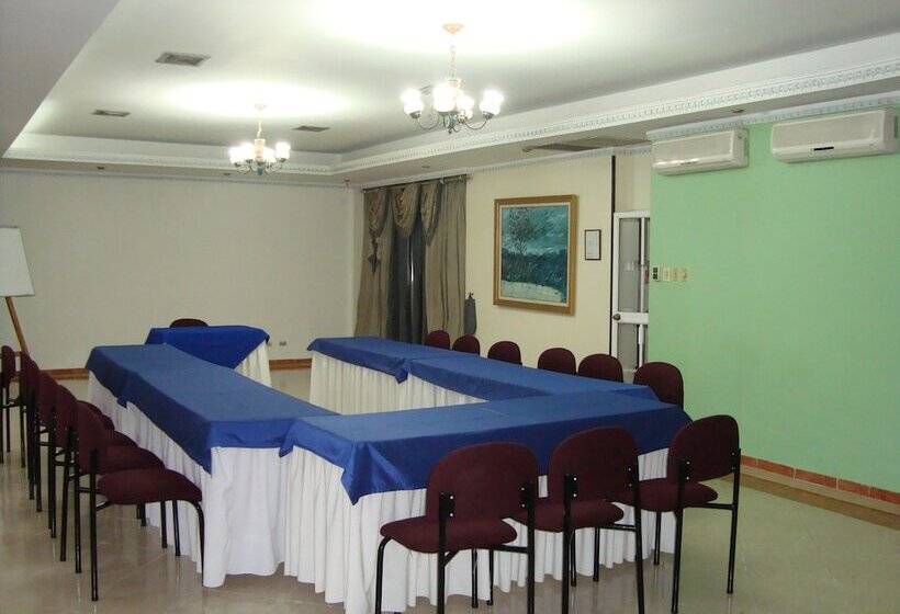 هتل Plaza Versalles