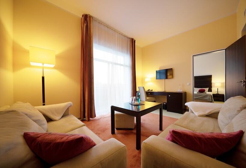 هتل Resort Mark Brandenburg & Fontane Therme