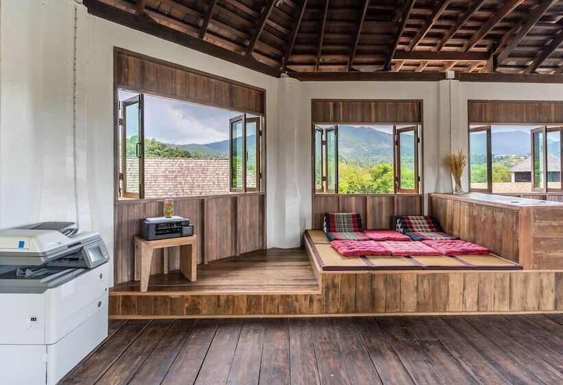 هتل Aana Resort & Spa