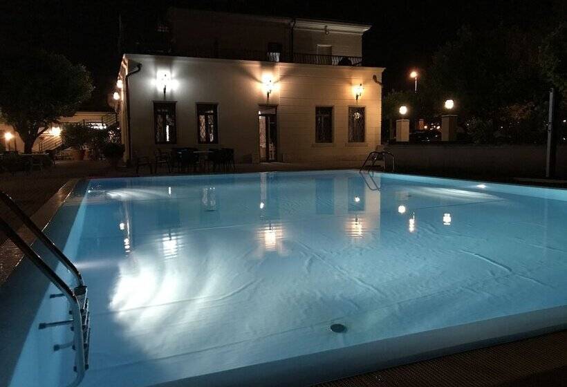 هتل Dogana