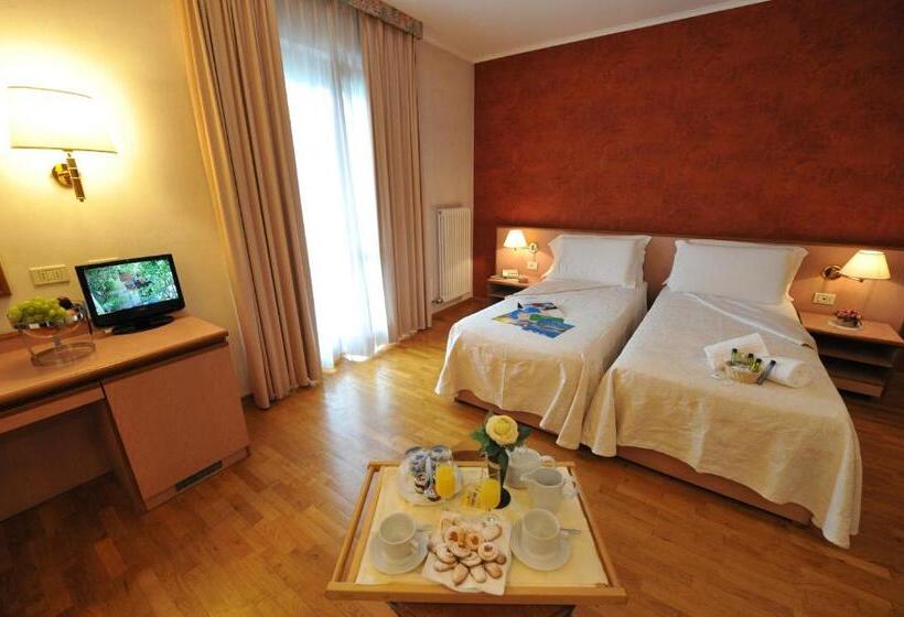 酒店 La Rocca Sport & Benessere