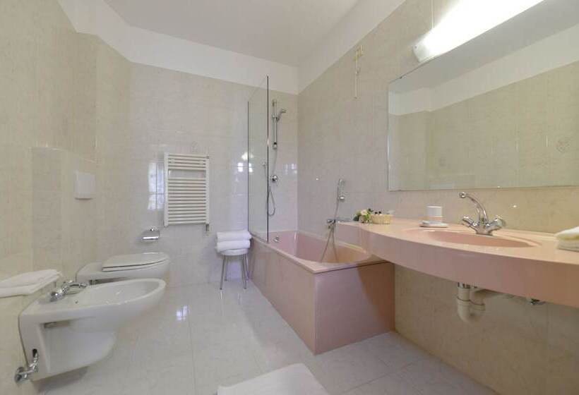 酒店 La Rocca Sport & Benessere