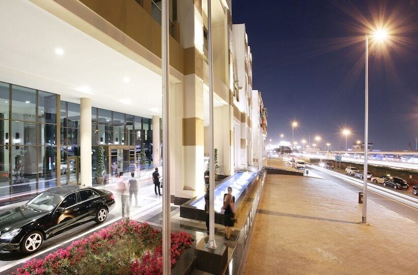 Metropolitan Hotel Dubai