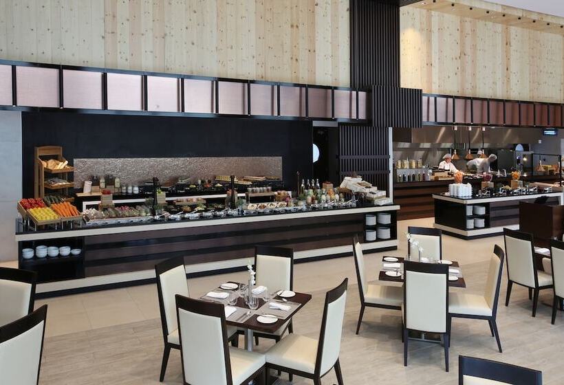 Metropolitan Hotel Dubai