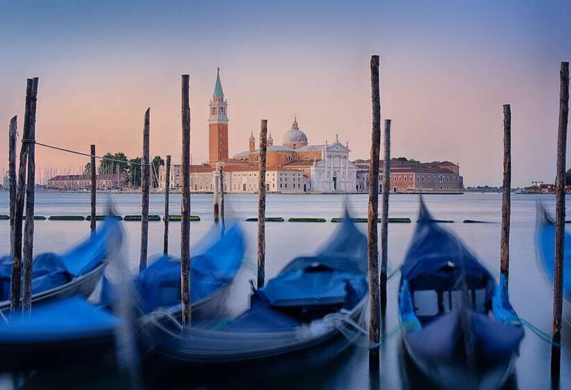 هتل NH Venezia Santa Lucia