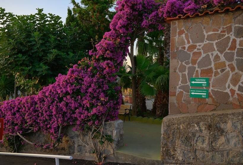 هتل Parco Cartaromana