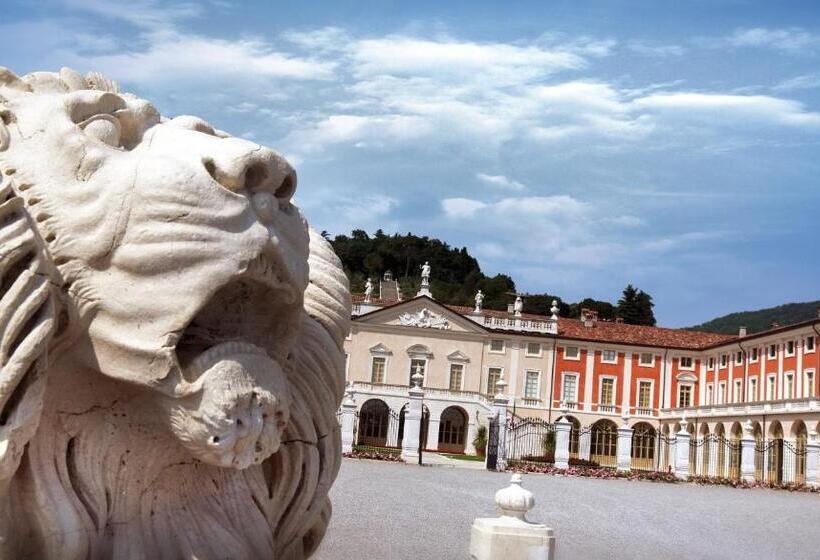 호텔 Villa Fenaroli Palace