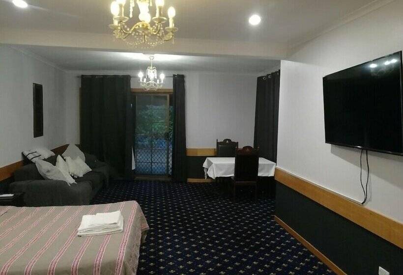 Отель Ascot Motor Inn