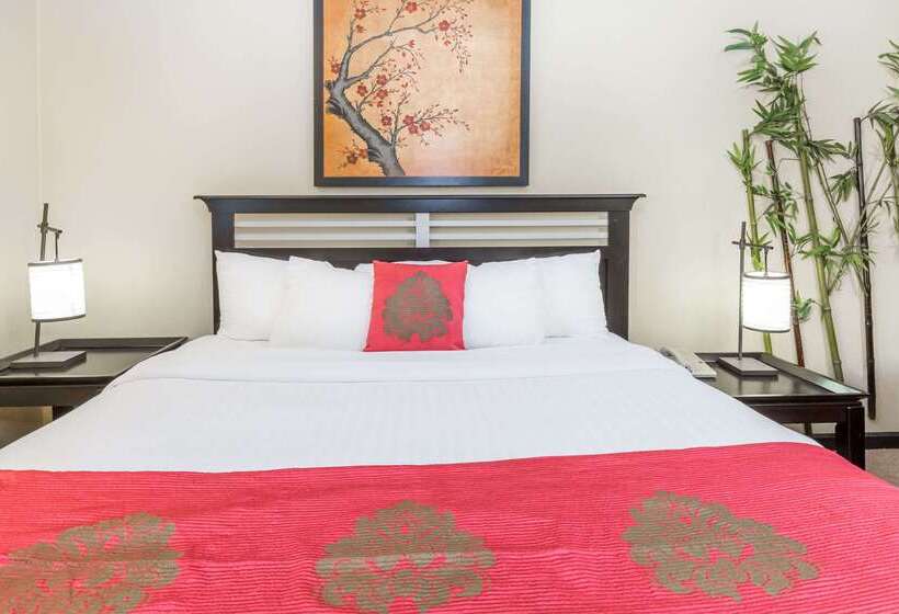 هتل Baymont By Wyndham Des Moines North