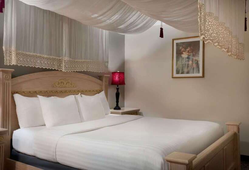 هتل Baymont By Wyndham Des Moines North