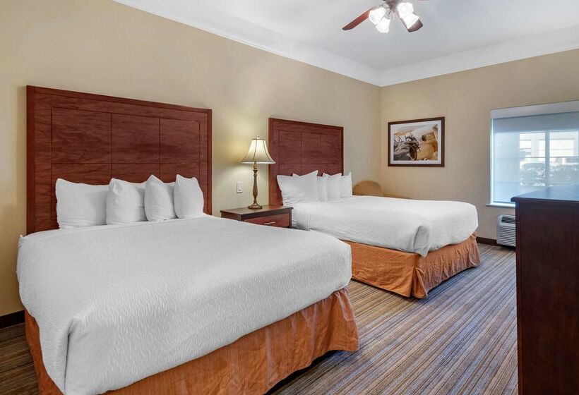 בית מלון כפרי Best Western Plus Monica Royale Inn & Suites