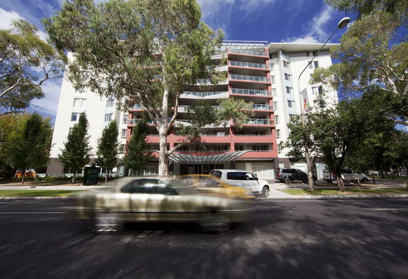 هتل Pacific Suites Canberra